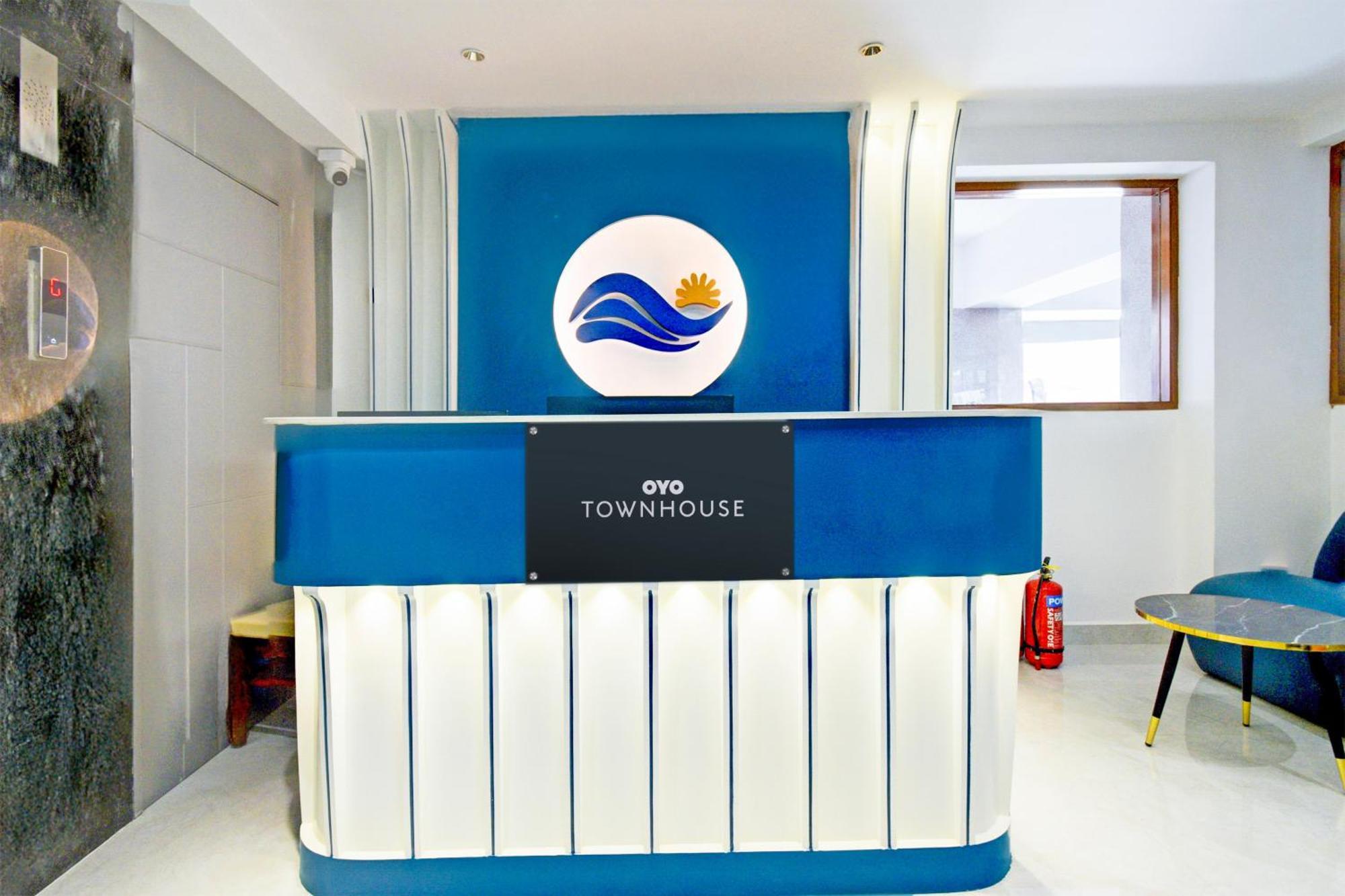 Townhouse Aarav Business Hotel Hyderabad Exterior foto