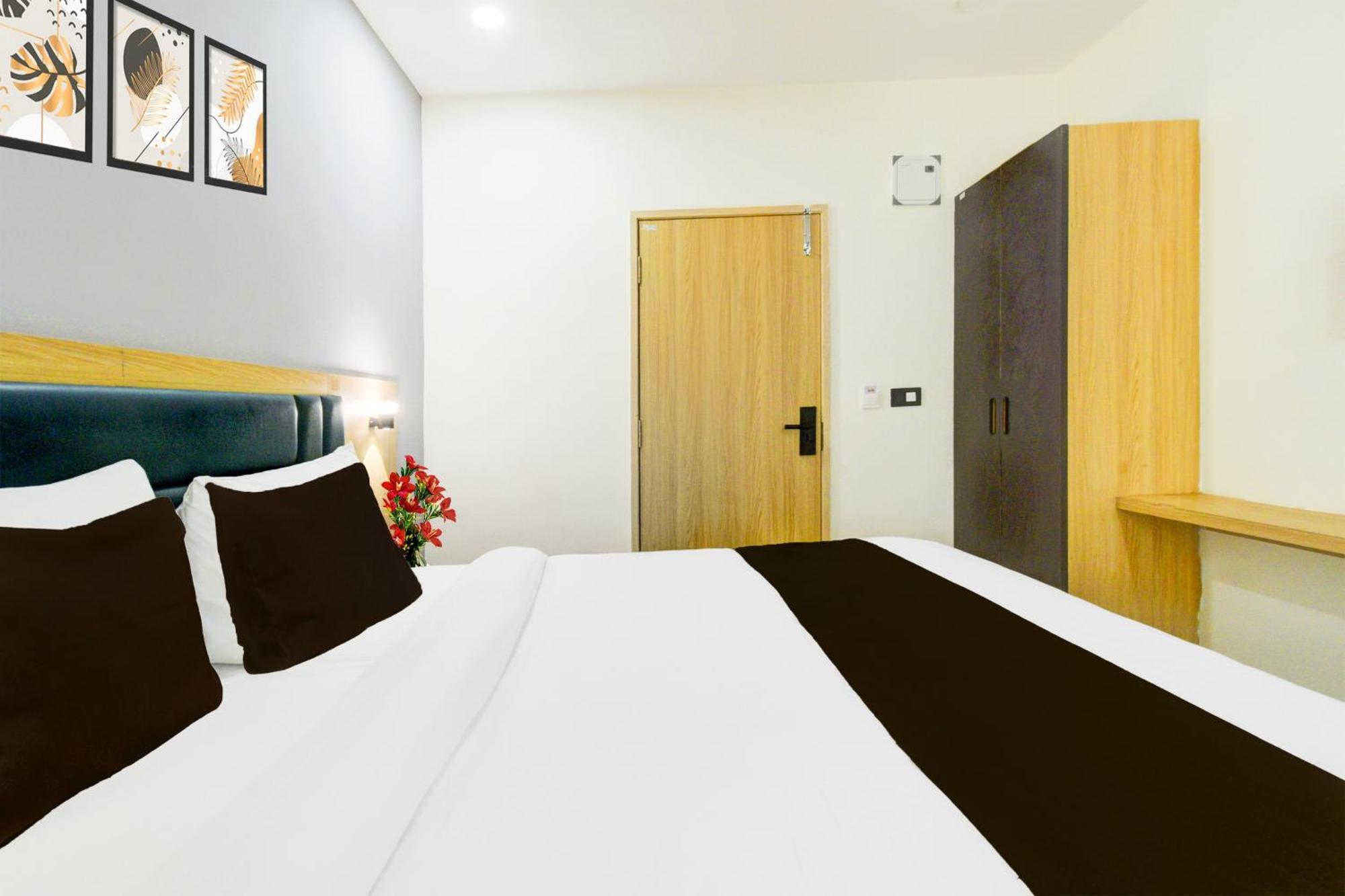 Townhouse Aarav Business Hotel Hyderabad Exterior foto